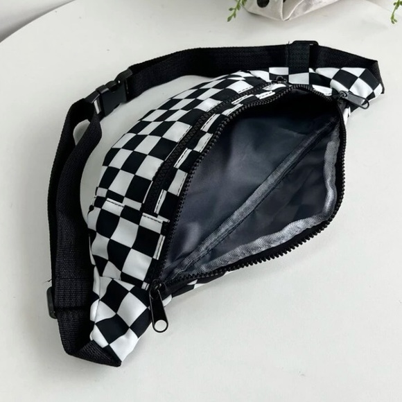 💙 Checkered Pattern Front Pockets Release Buckle Adjustable Strap Fanny Pack - Picture 5 of 7